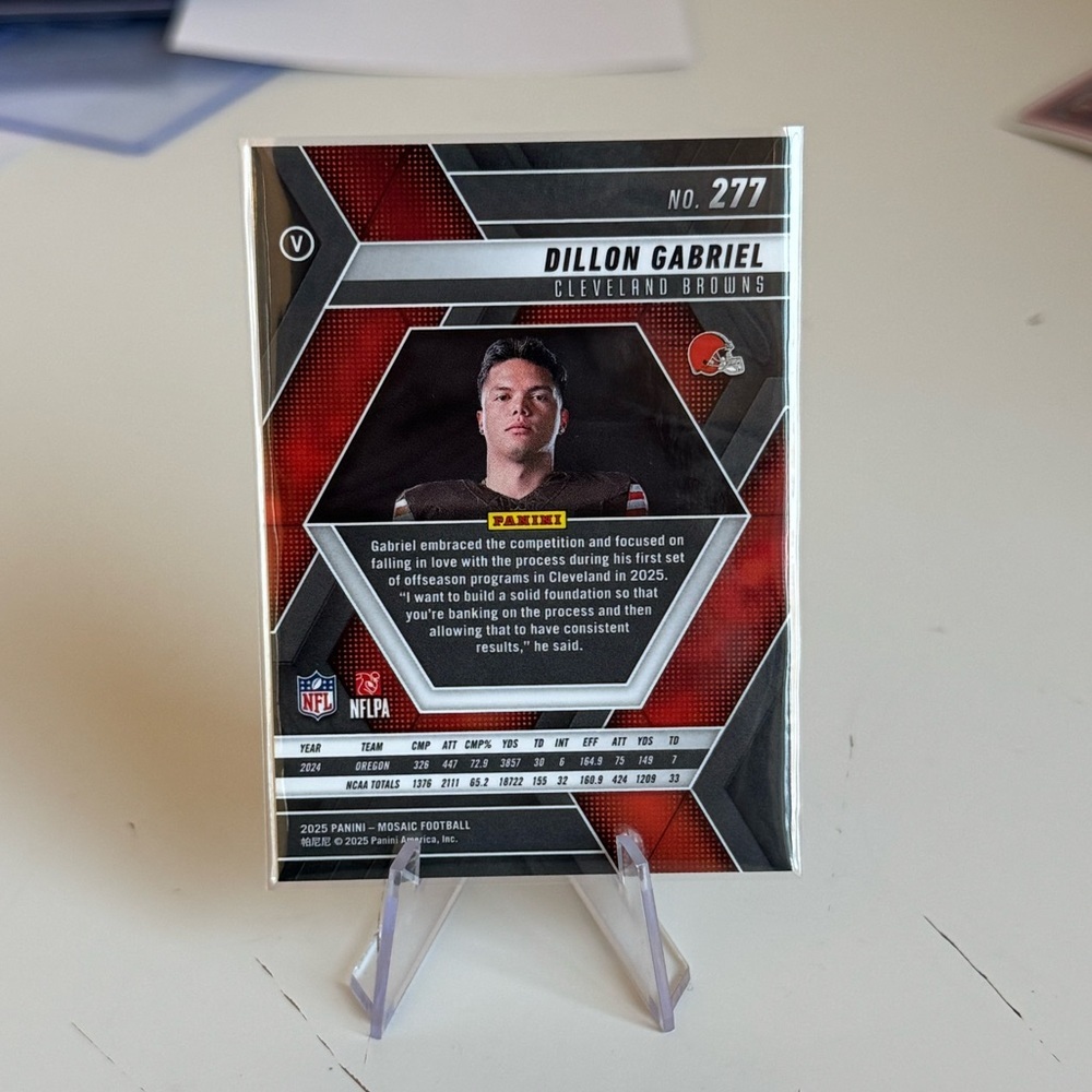 🔥 2025 Dillion Gabriel Panini Mosaic Rookie Card. Cleveland Browns. - Picture 2 of 2
